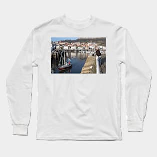 The Ayesha leaves harbour, Scarborough, UK Long Sleeve T-Shirt